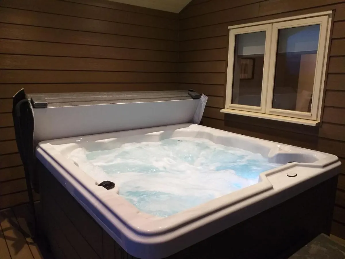 Waterside Lodges Cambridge Chalet