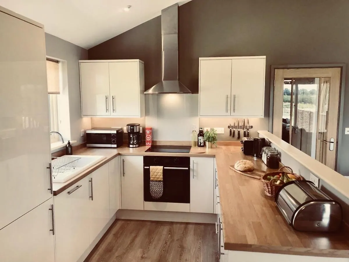 Alpstuga Waterside Lodges Cambridge