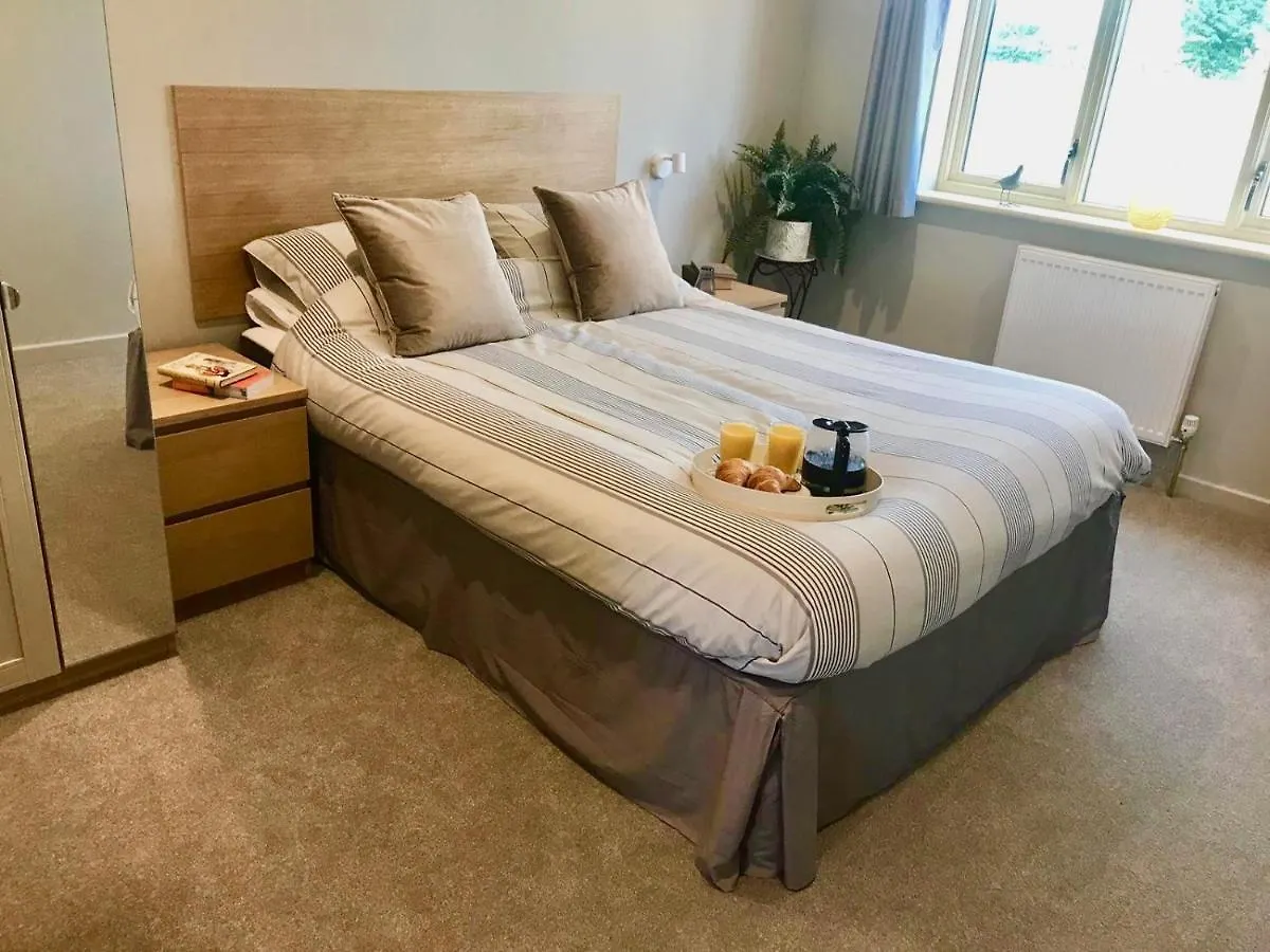 Alpstuga Waterside Lodges Cambridge
